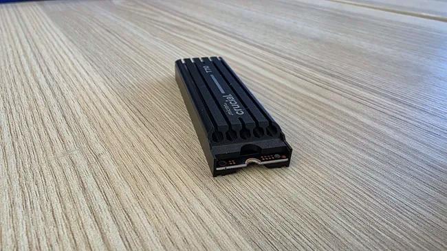 英睿达推出14.9GB/s T710 固态硬盘与X10便携式SSD